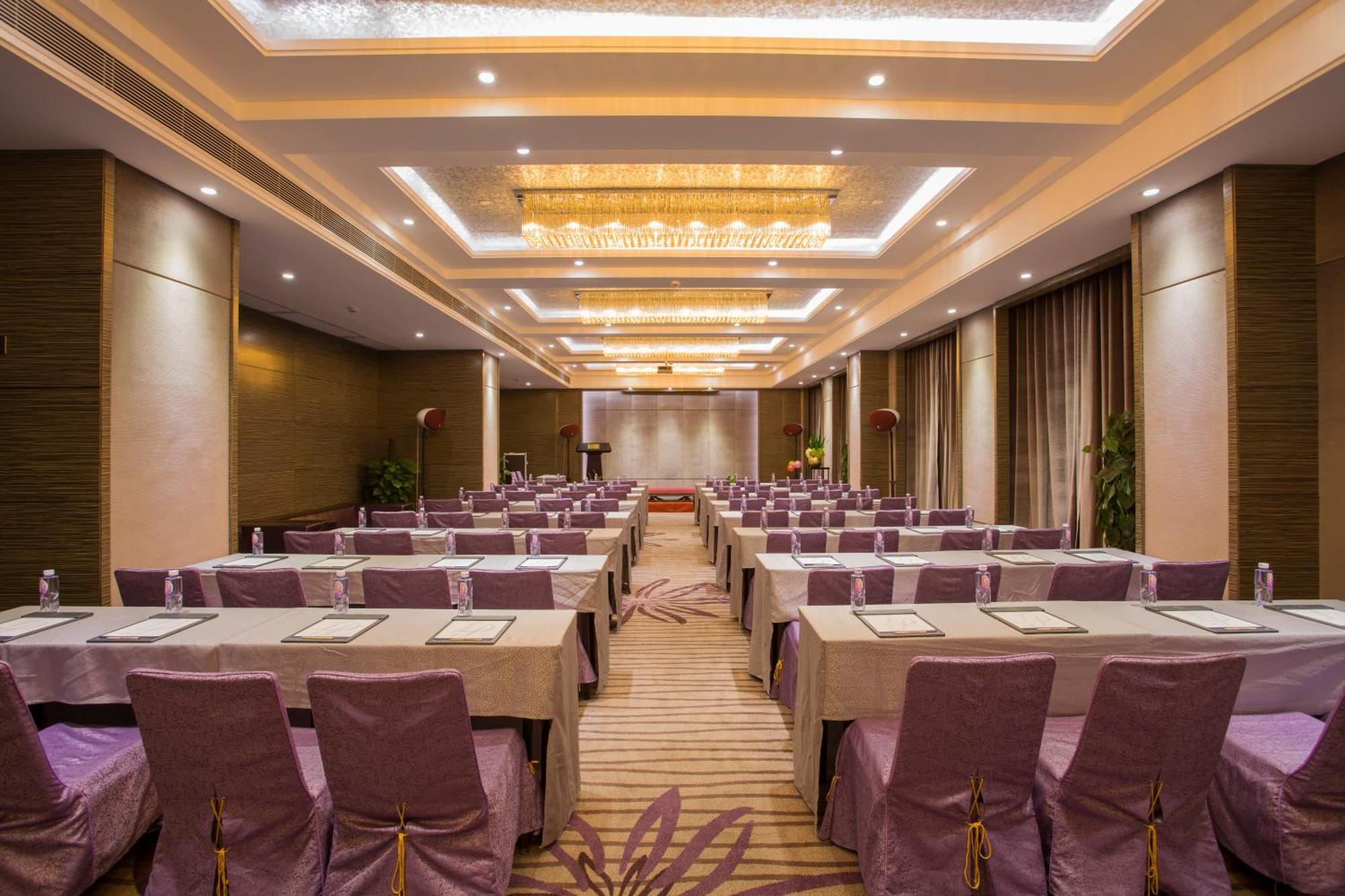 La Perle International Hotel - Free Shuttle Between Hotel And Exhibition Center During Canton Fair & Exhibitor Registration Counter מראה חיצוני תמונה