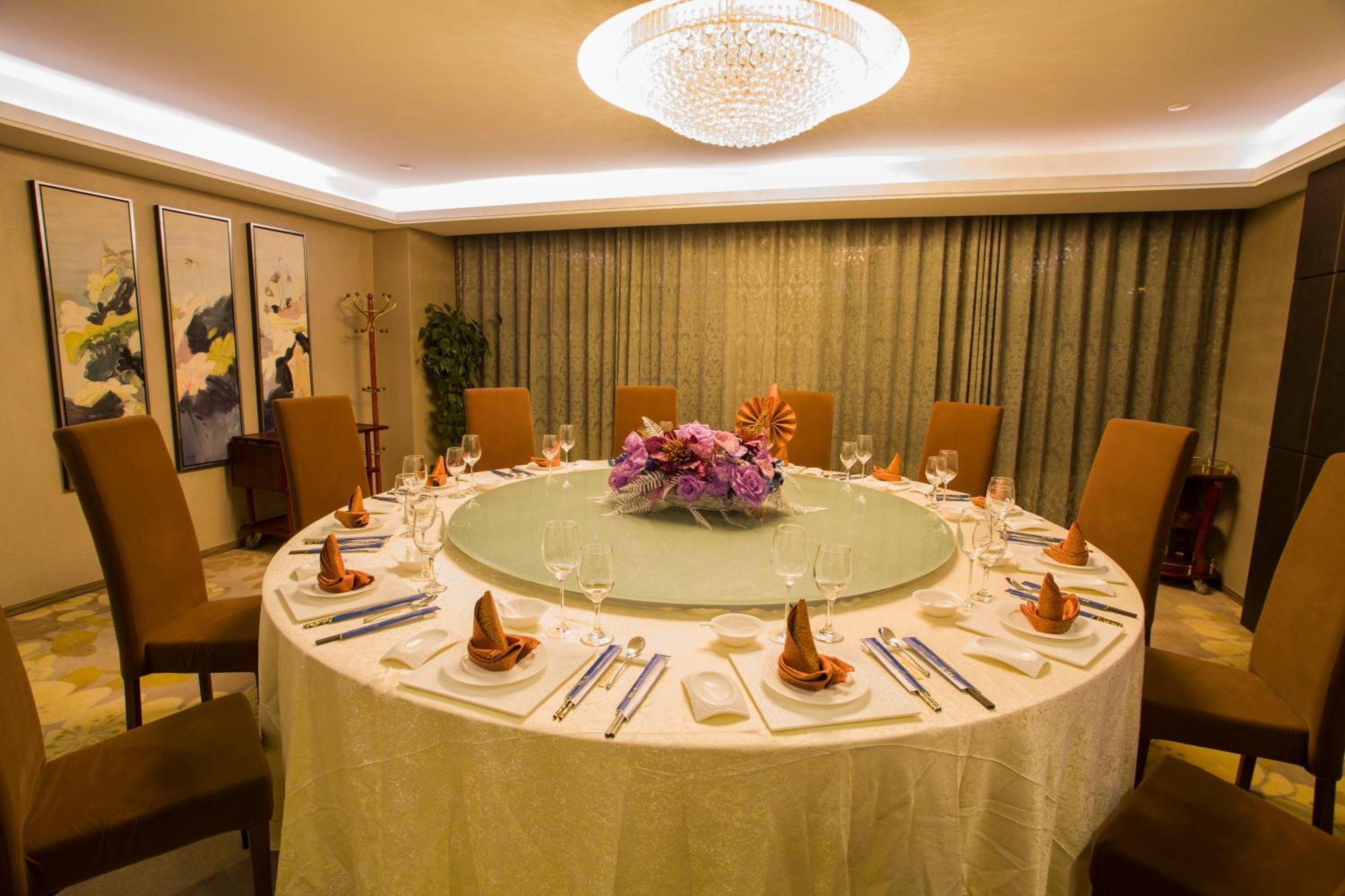 La Perle International Hotel - Free Shuttle Between Hotel And Exhibition Center During Canton Fair & Exhibitor Registration Counter מראה חיצוני תמונה
